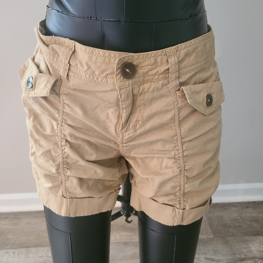 Tan No Boundaries Size 5 shorts